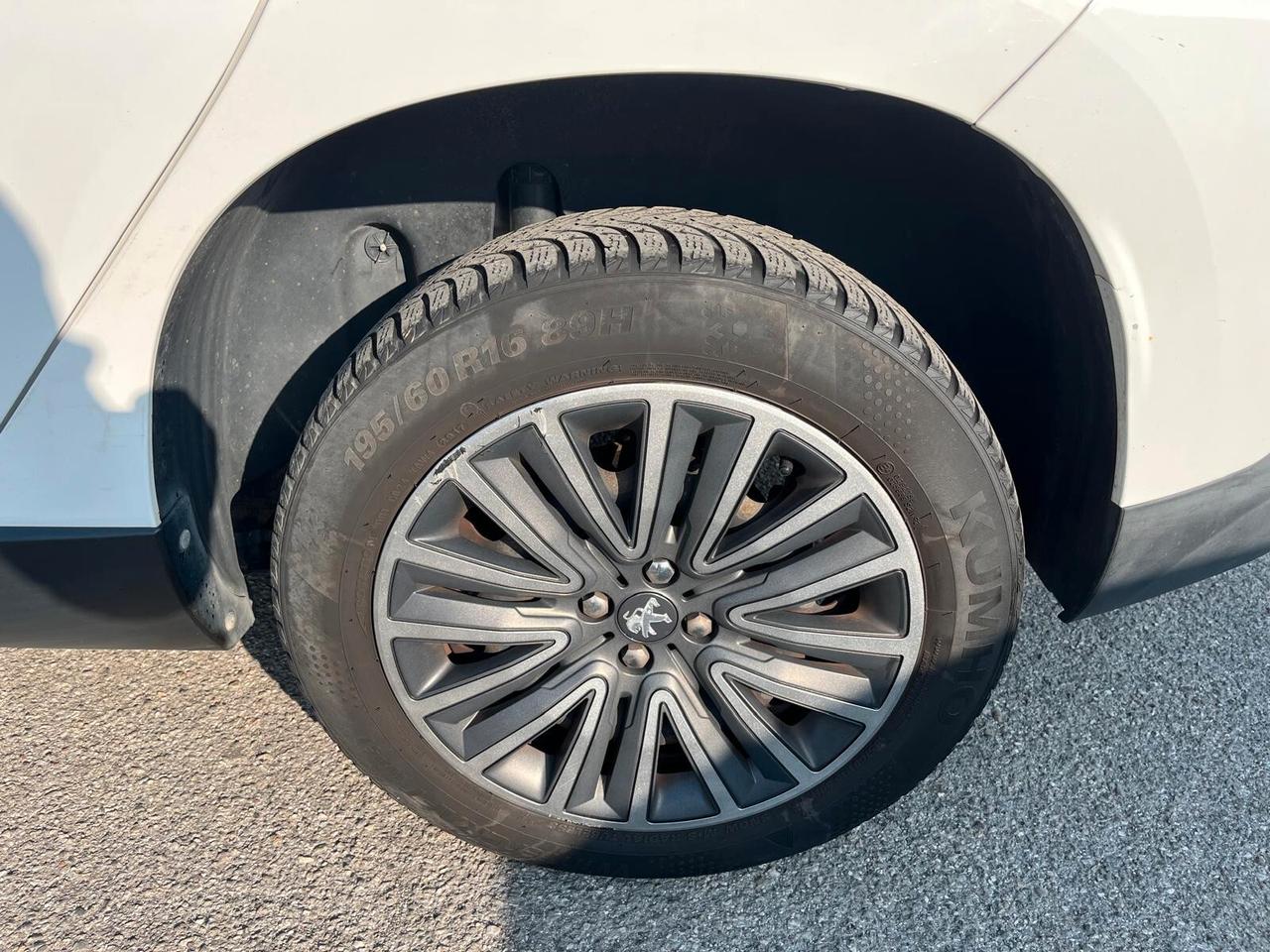 Peugeot 2008 PureTech 82 Active