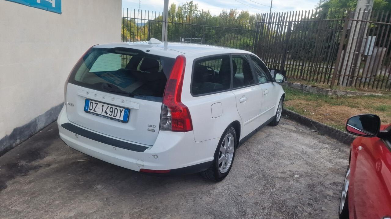 Volvo V50 1.6 D DRIVE cat R-Design "130.000 Km"