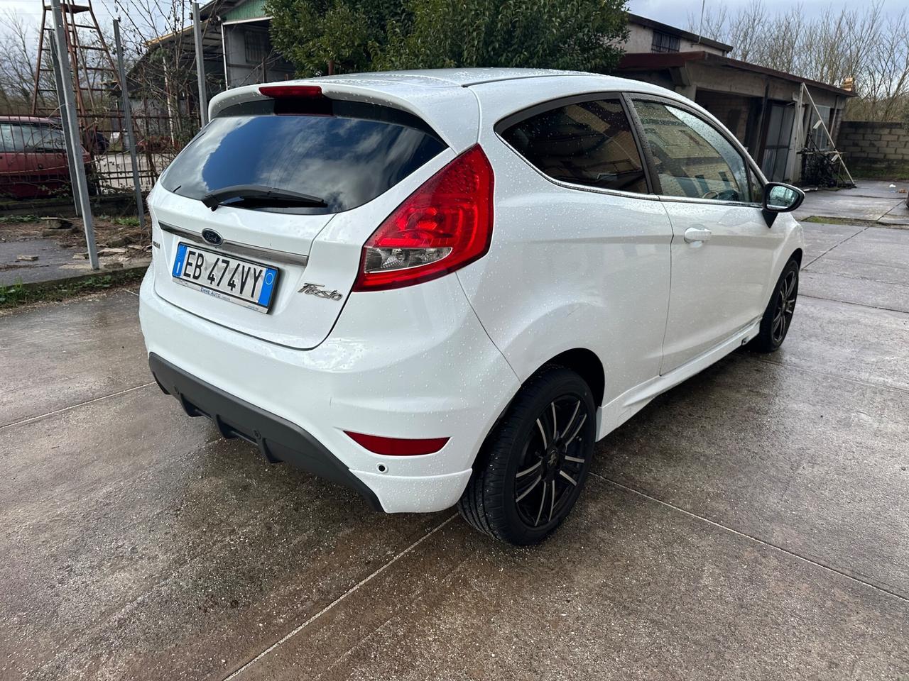 Ford Fiesta 1.6 TDCi 90CV