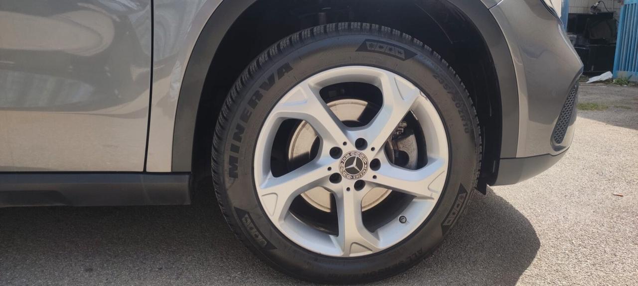 Mercedes-benz GLA 220 Automatic 4Matic Premium