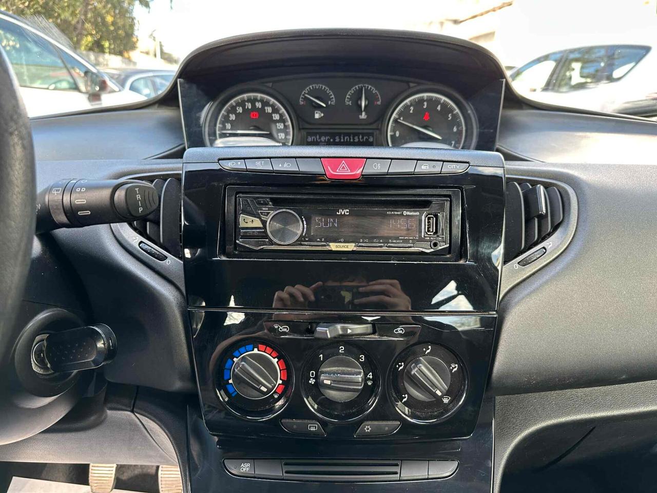 Lancia Ypsilon 1.2 69 CV 5 porte Gold