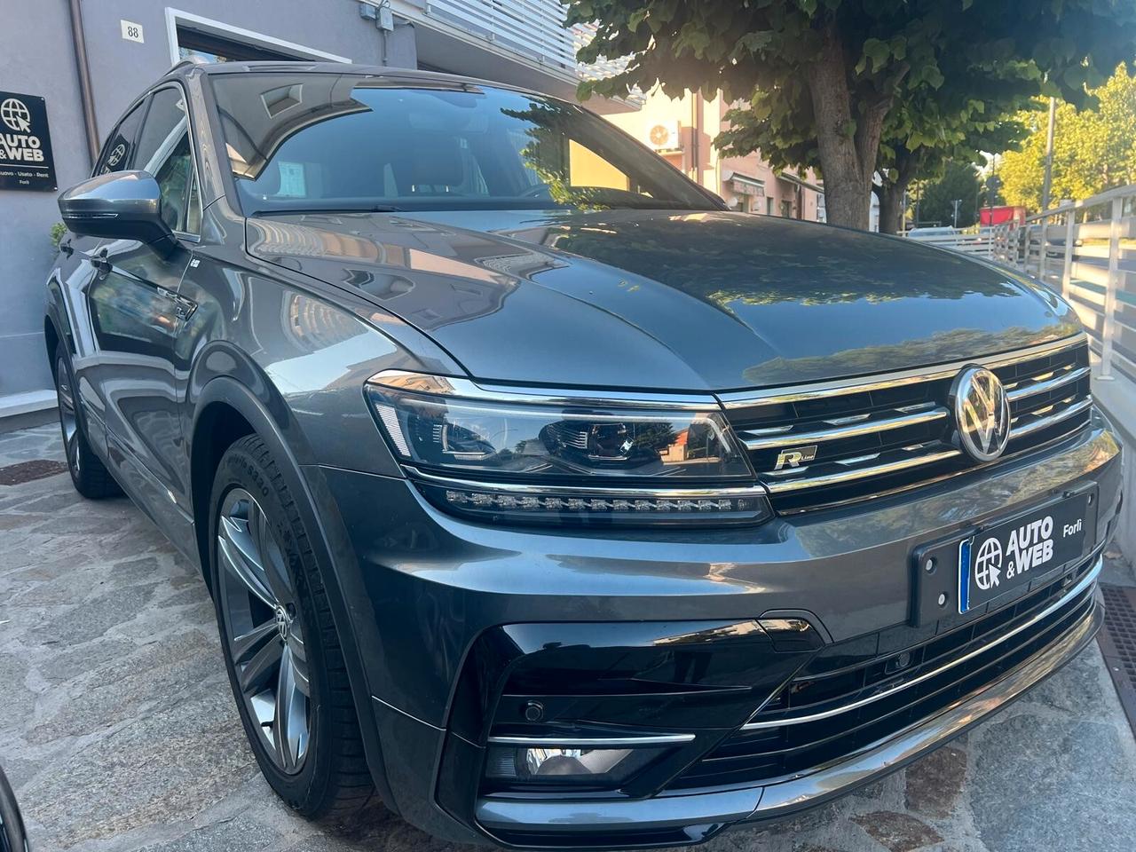 VW TIGUAN 2.0 TDI SCR DSG AD. BlueM. Techn. R-LINE PACK