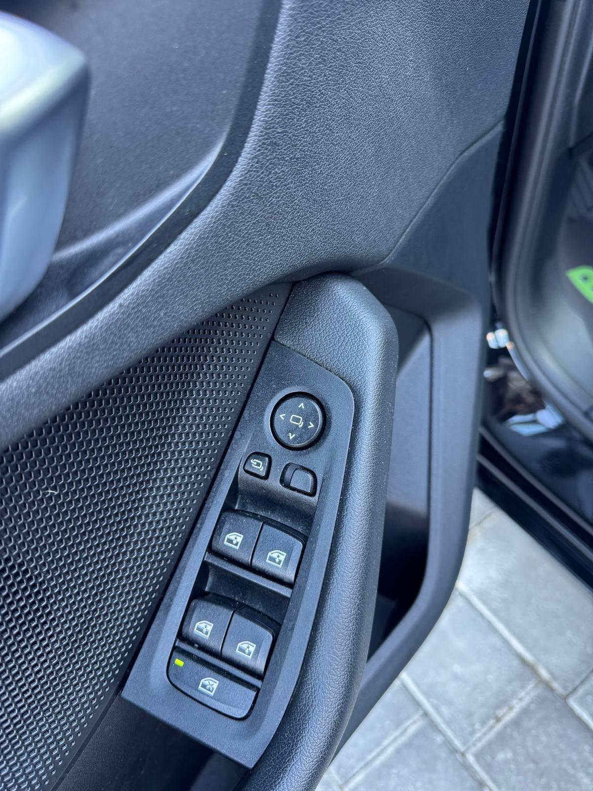 Bmw 116 116d 5p. Advantage