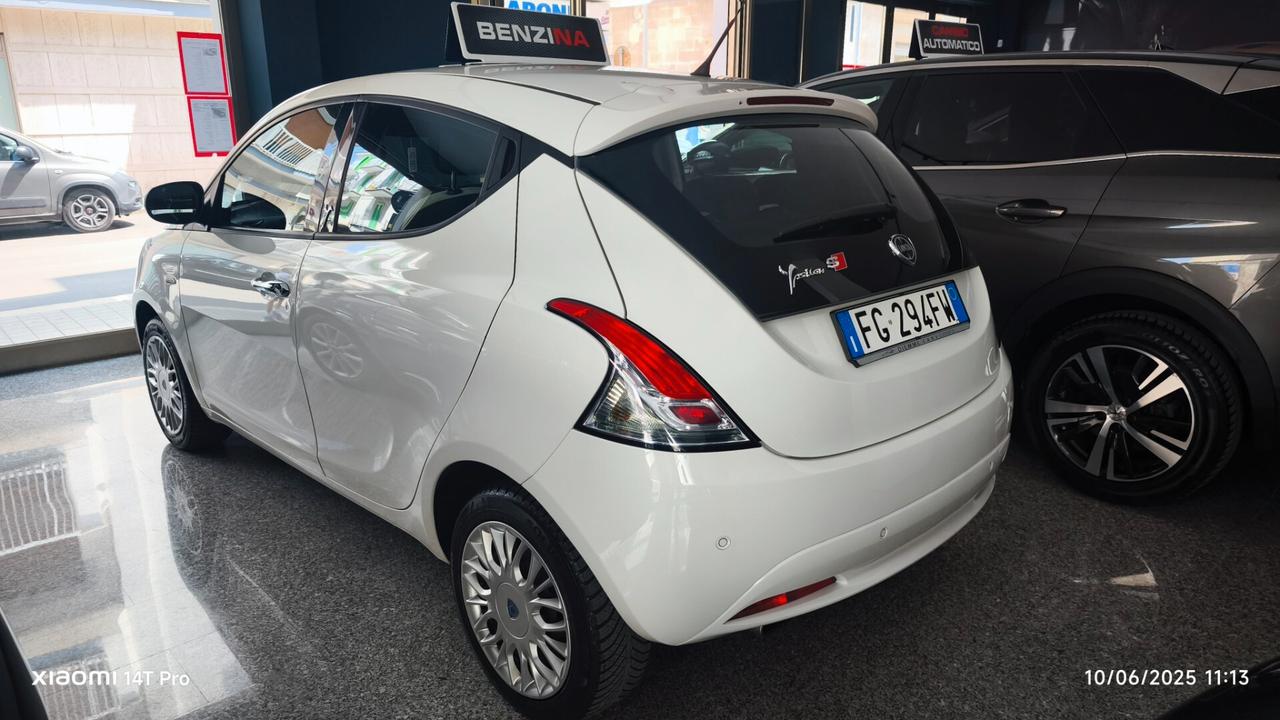 Lancia Ypsilon 1.2 69CV Gold SENSORI 2016
