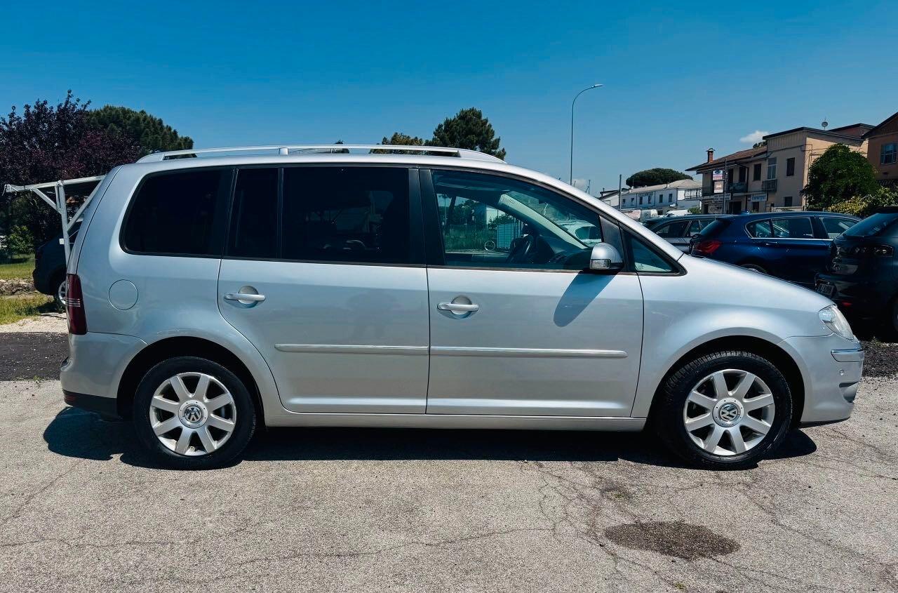 Volkswagen Touran 2.0 Trendline Ecofuel 7 POSTI