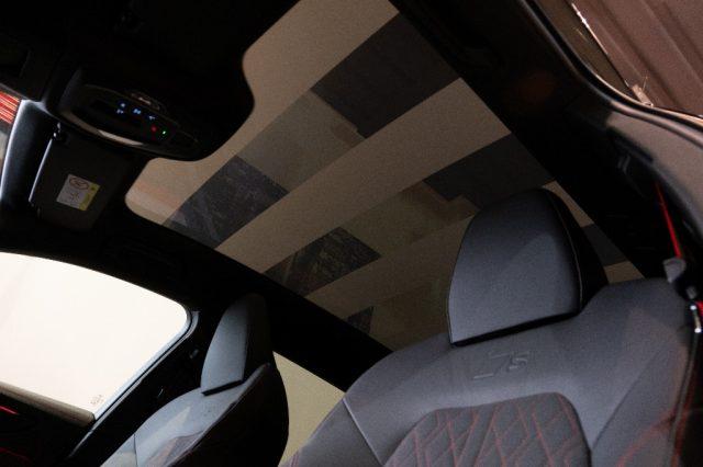 AUDI A6 Avant TFSI 270 kW S tronic quattro S line edition.