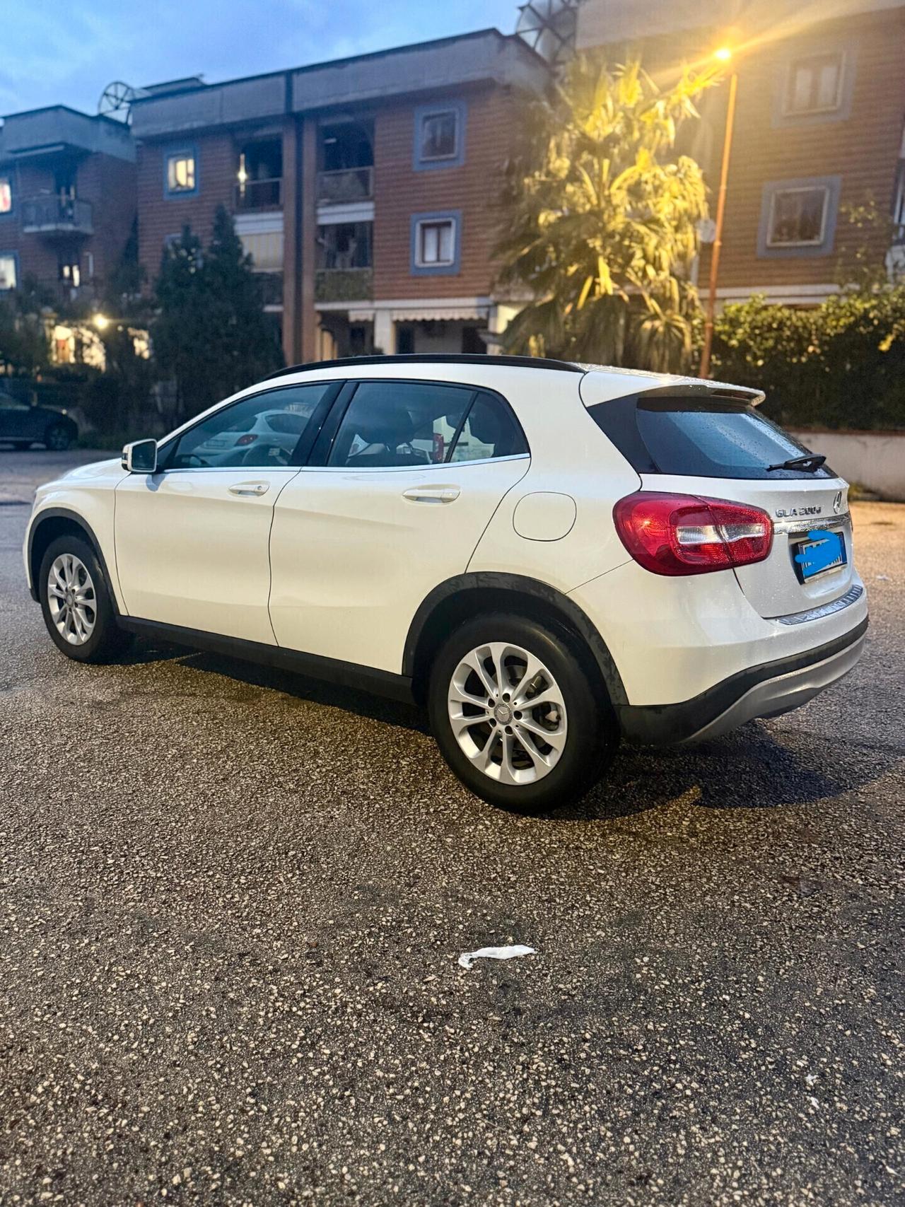 Mercedes-benz GLA 200 D Business