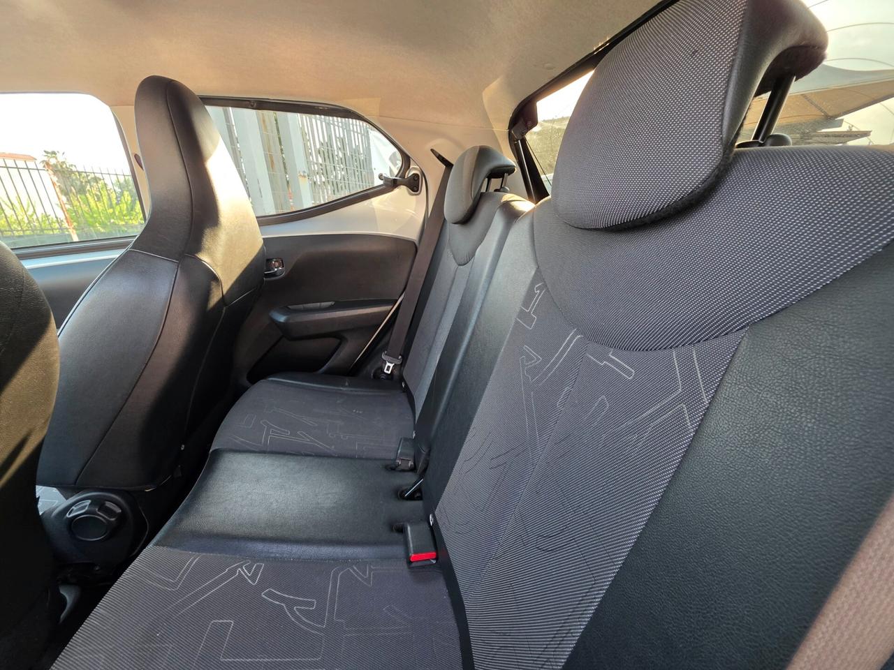 Toyota Aygo 1.0 VVT-i 72 CV 5 porte x-clusiv MMT