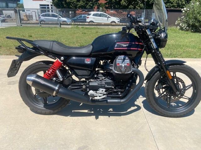 Moto Guzzi V7 IV STONE " SPECIAL EDITION" 2023 KM 10.000