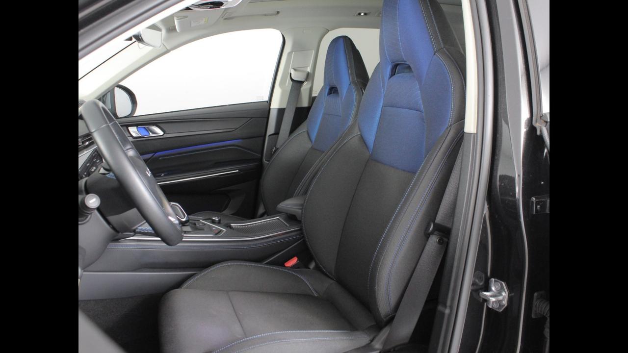 Lynk & Co 01 - 01 1.5 td phev auto