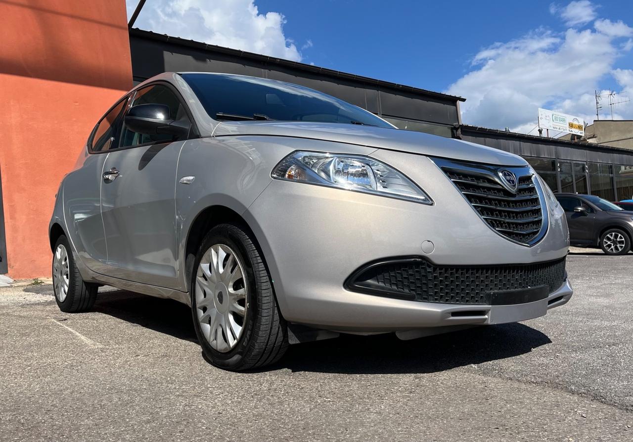 Lancia Ypsilon 1.2 69 CV Black/Red-km72000-