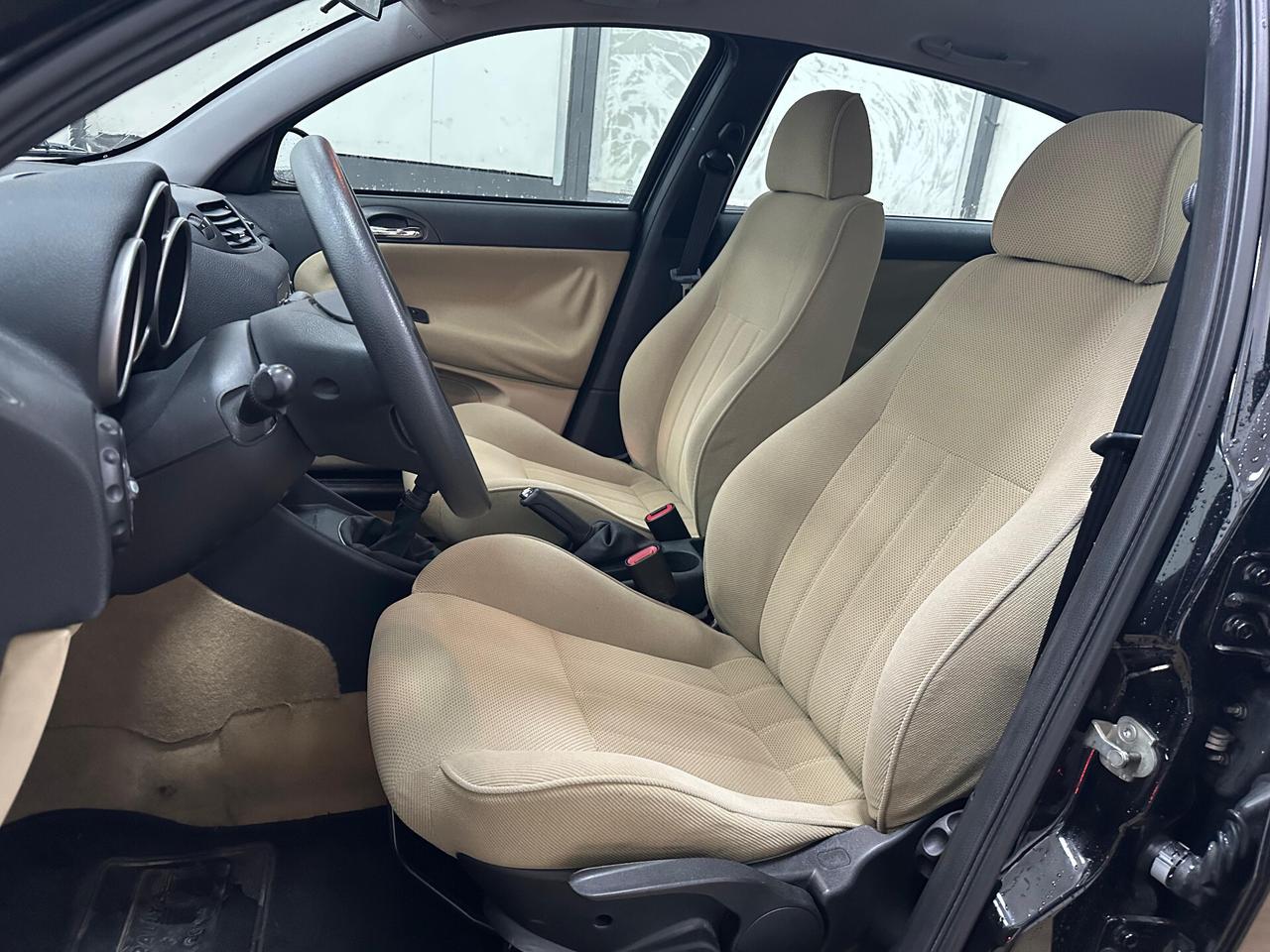 Alfa Romeo 147 1.6i 16V NEOPATENTATI