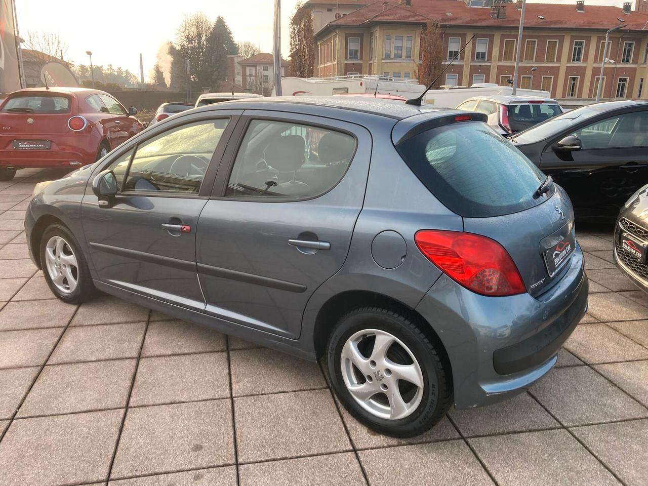 Peugeot 207 1.4 88CV 5p. ONE Line