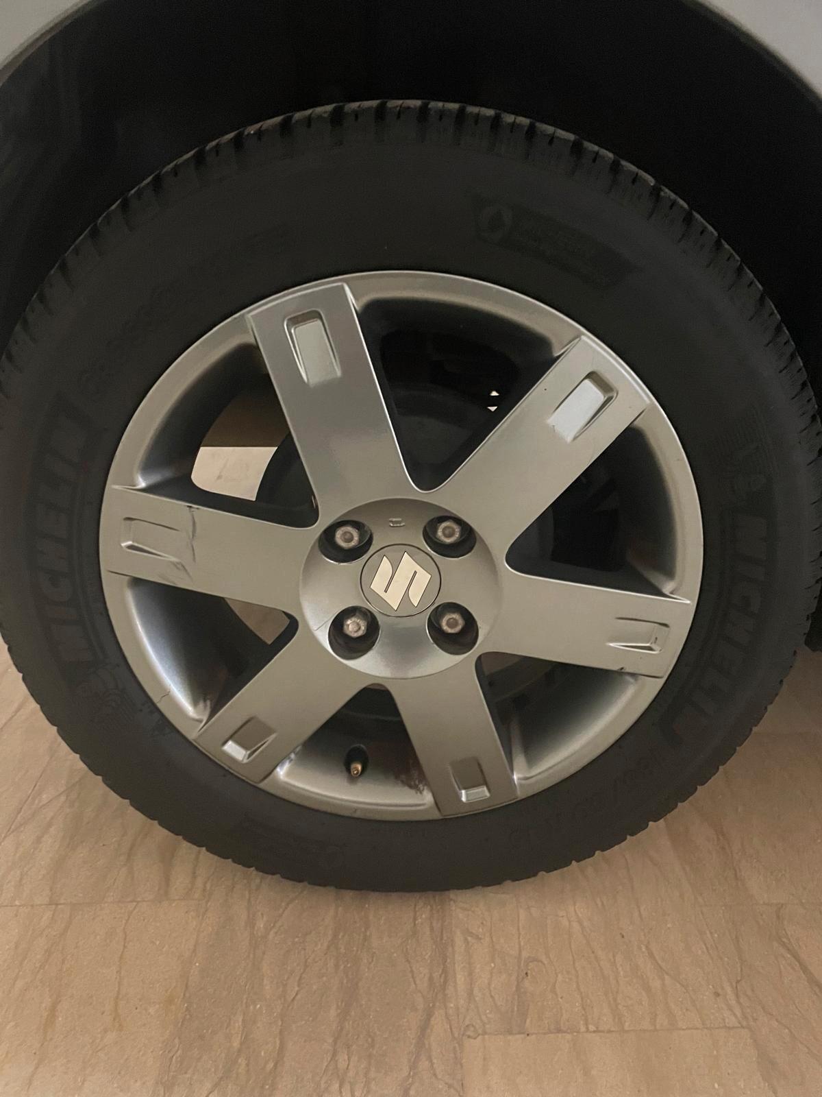 Suzuki Swift 1.3 75 cv