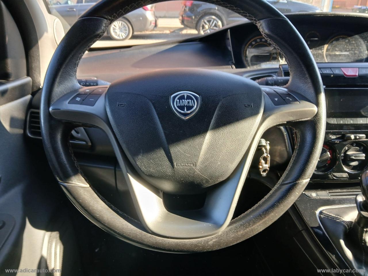 LANCIA Ypsilon 1.2 69 CV 5p. S Momodesign