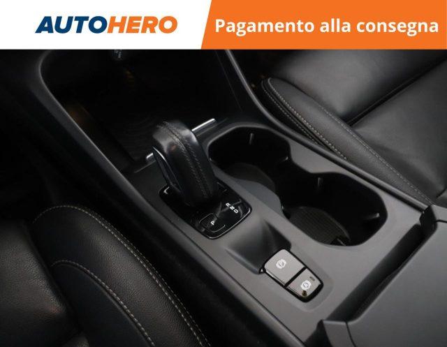 VOLVO XC40 D4 AWD Geartronic Momentum