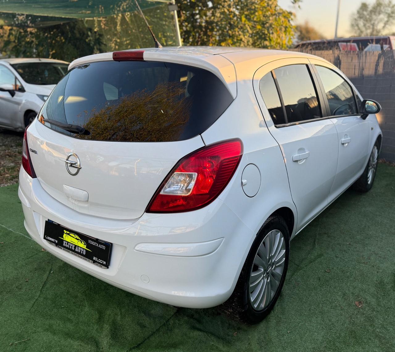 Opel CORSA 1.2 BENZINA AUTOMATICA NEOPATENTATI