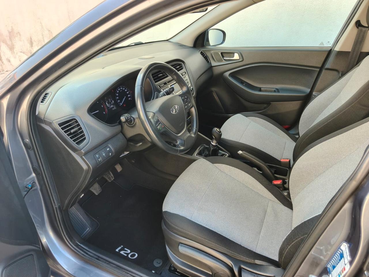 HYUNDAI I20 1.1 CRDI Comfort - 2016