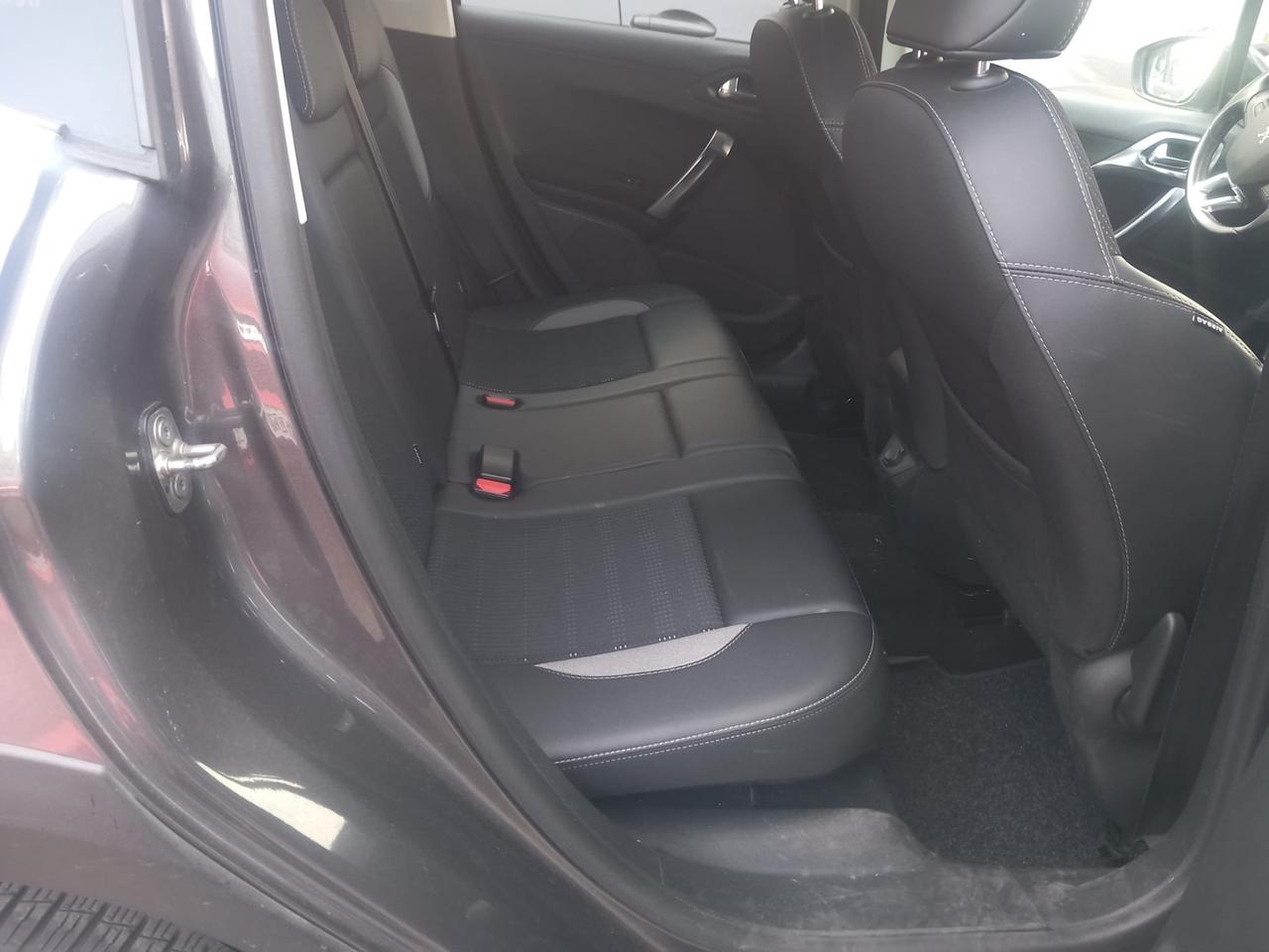 Peugeot 2008 BlueHDi 100 Allure