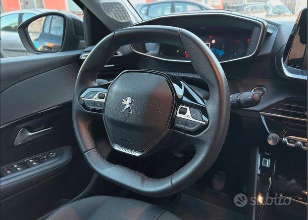 Peugeot 208 PureTech 100 S&S 5p. Allure
