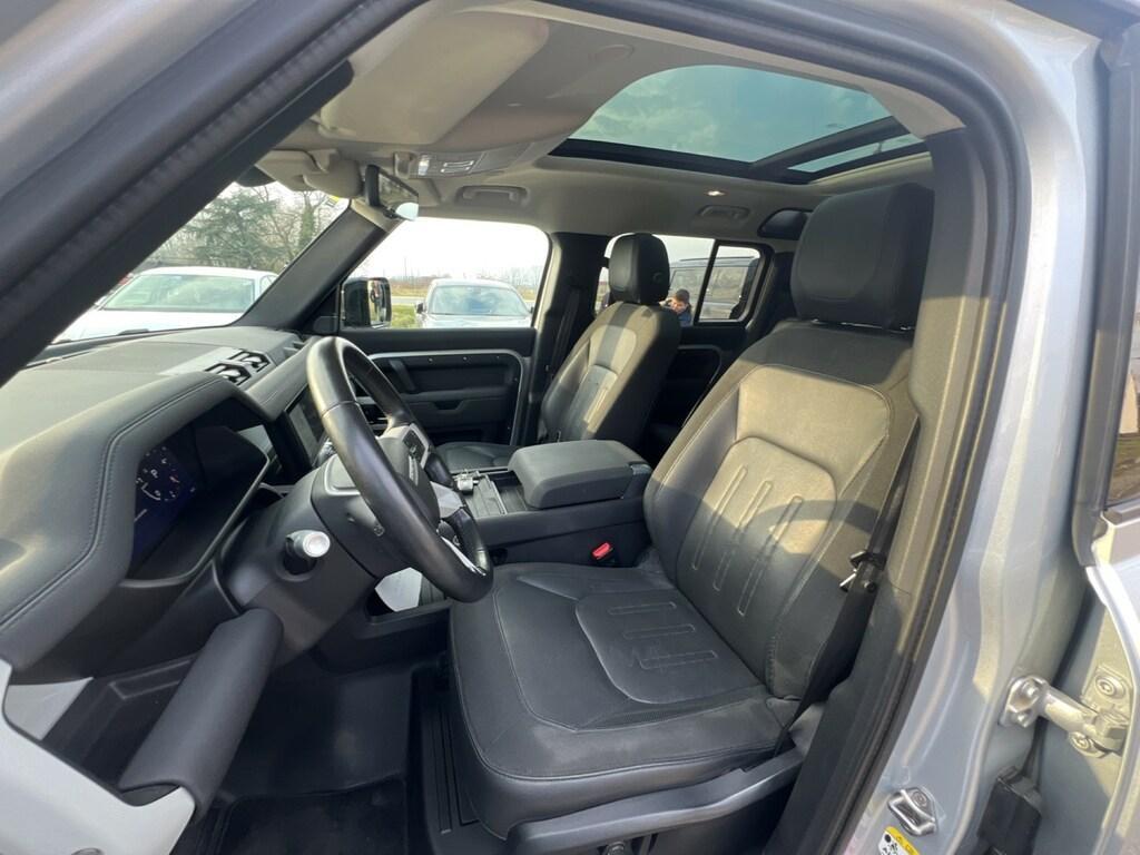 Land Rover Defender 110 2.0 SD4 First Edition AWD Auto