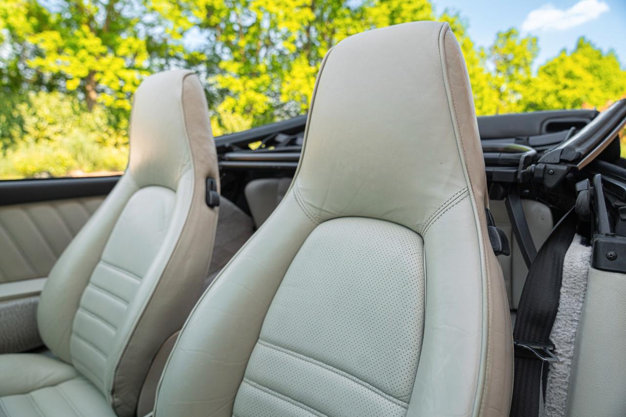 Porsche 964 (911) CARRERA 4 CABRIOLET - RDS01410