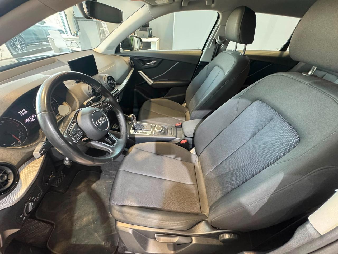 Audi Q2 40 TFSI quattro S tronic Business