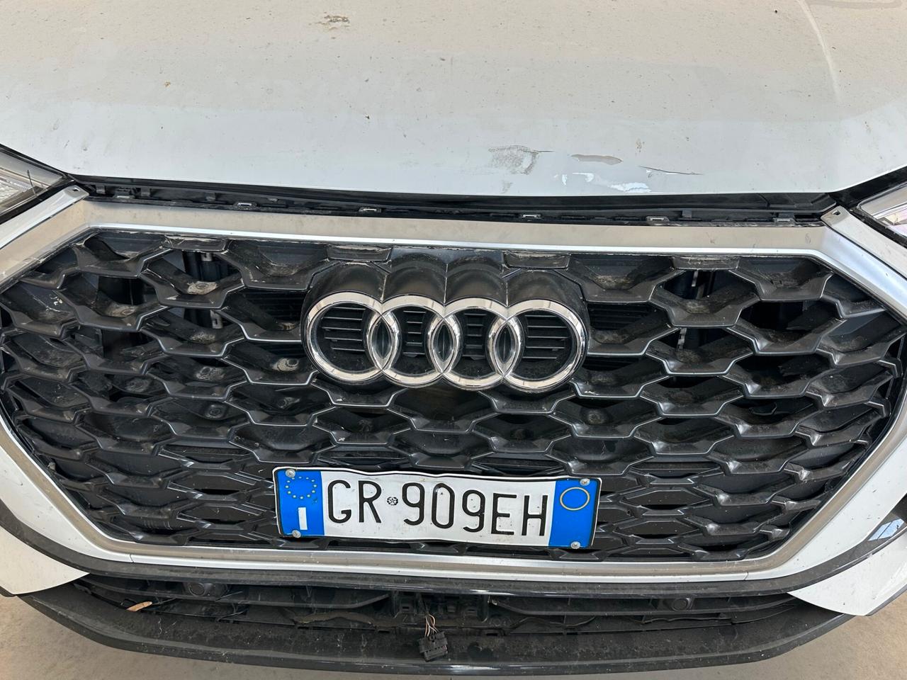 Audi Q3 spb 35 2.0 tdi danni al radiatore e alla traversa