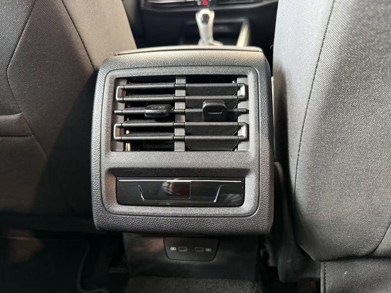 Volkswagen Golf 2.0 TDI SCR LIFE LED NAVI CAMERA