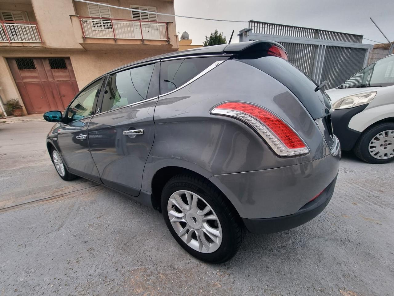 Lancia Delta 1.6 MJT DPF Argento