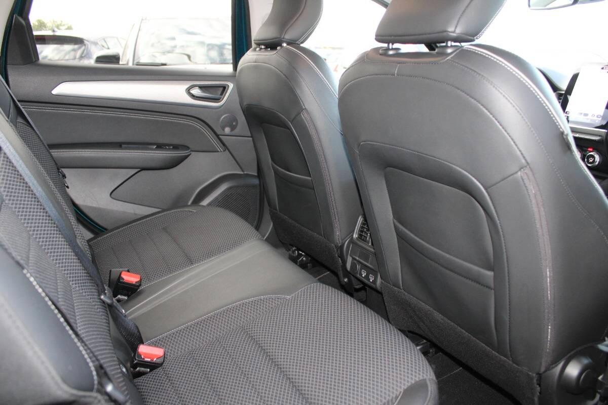 Renault Arkana 1.6 E-Tech full HYBRID R.S. Line CON CARPLAY