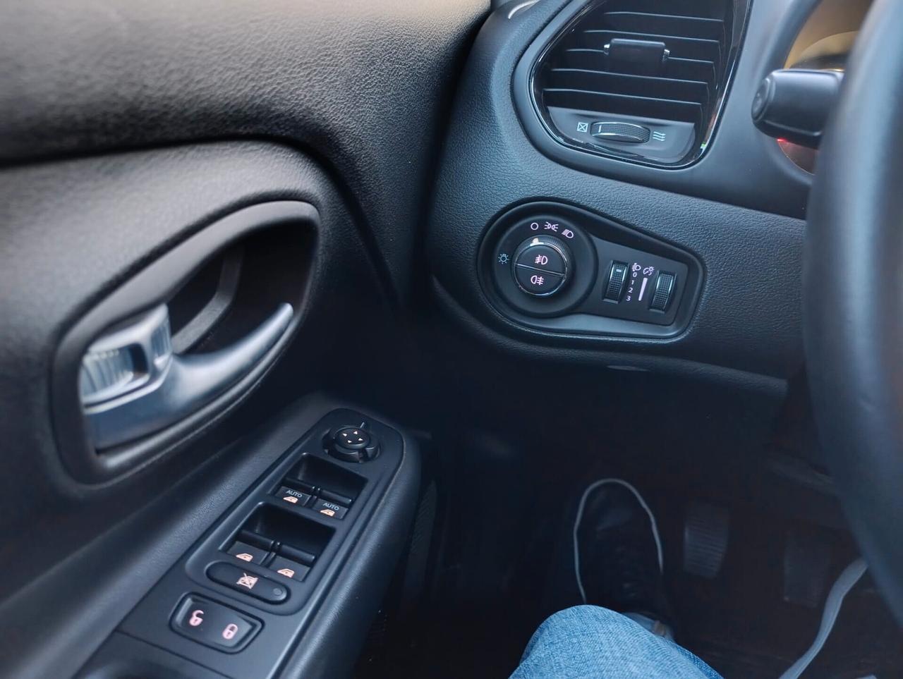 Jeep Renegade 1.6 E-TorQ EVO Longitude