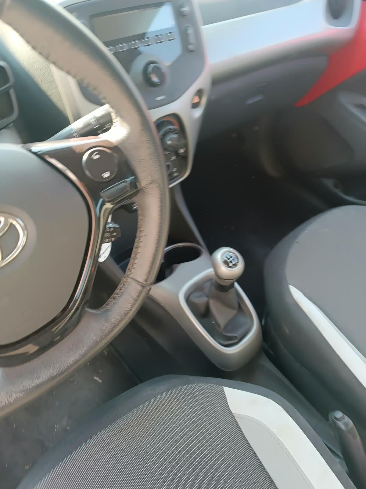 Toyota Aygo 1.0 VVT-i 69 CV 5 porte x-clusiv