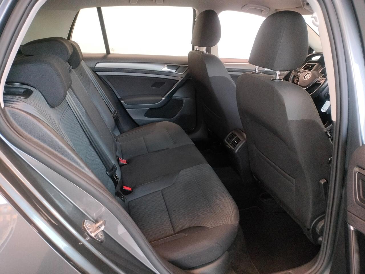 Volkswagen Golf 1.0 TSI 110 CV 5p. Business BlueMotion Technology