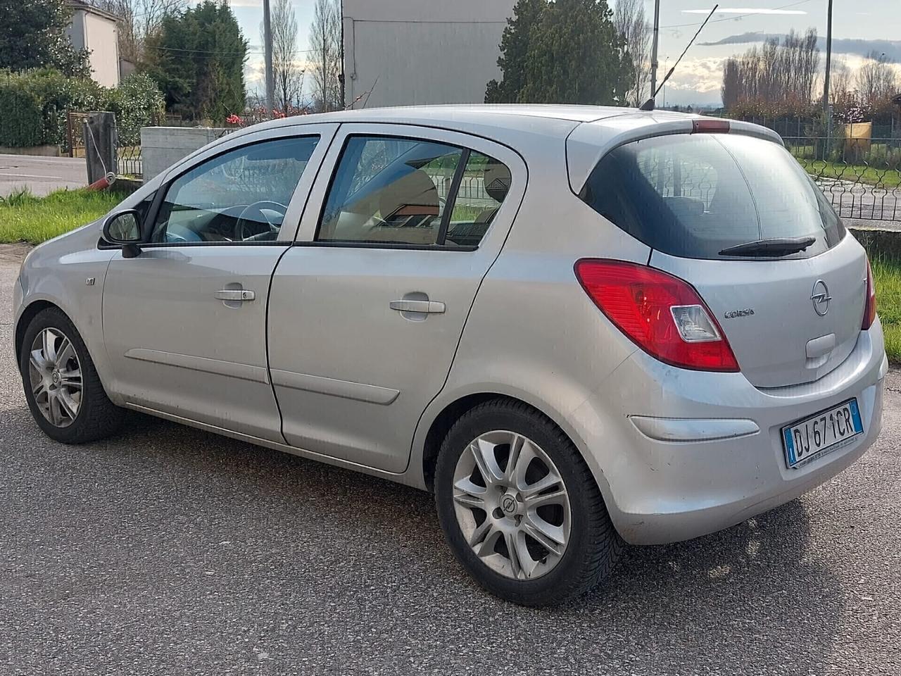 Opel Corsa 1.2 5 porte Easytronic Cosmo