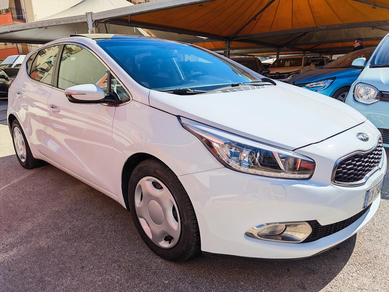 Kia Ceed CEE'D 1.6 CRDI 128 CV AUTOM. 5 PORTE COOL
