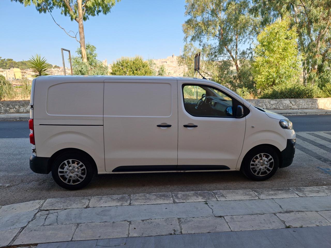 Opel Vivaro 1.5 Cdti lungo
