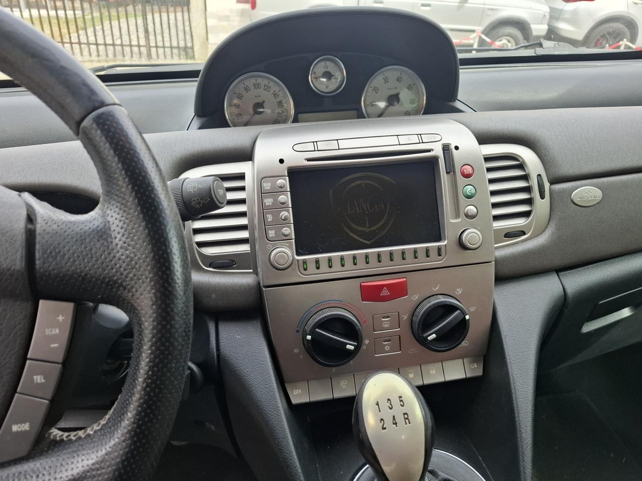 lancia ypsilon 1.3 mutijet 75 cv Versus