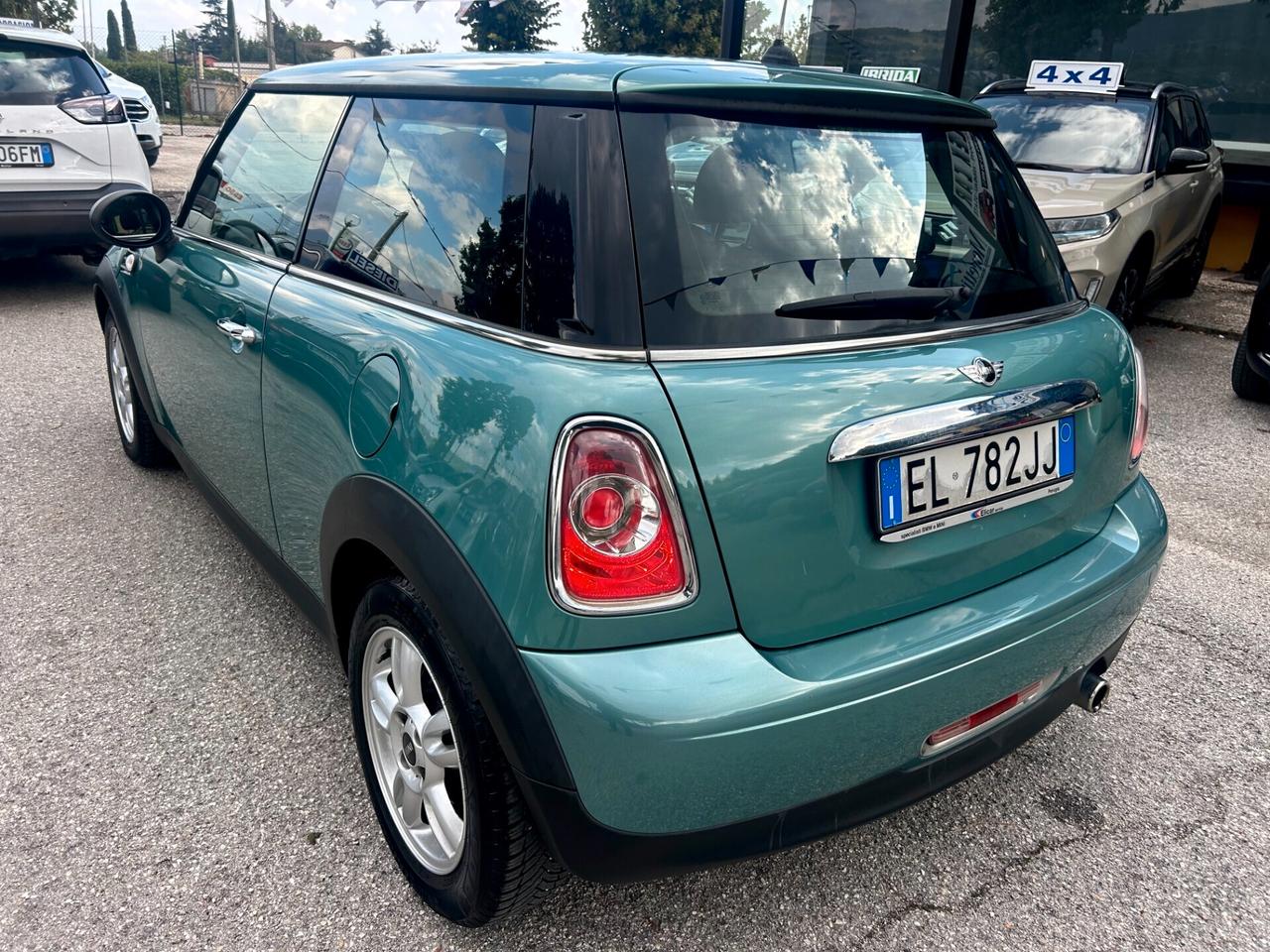 "UNA CHICCA" Mini Mini 1.6 16V One " NEOPATENTATI "