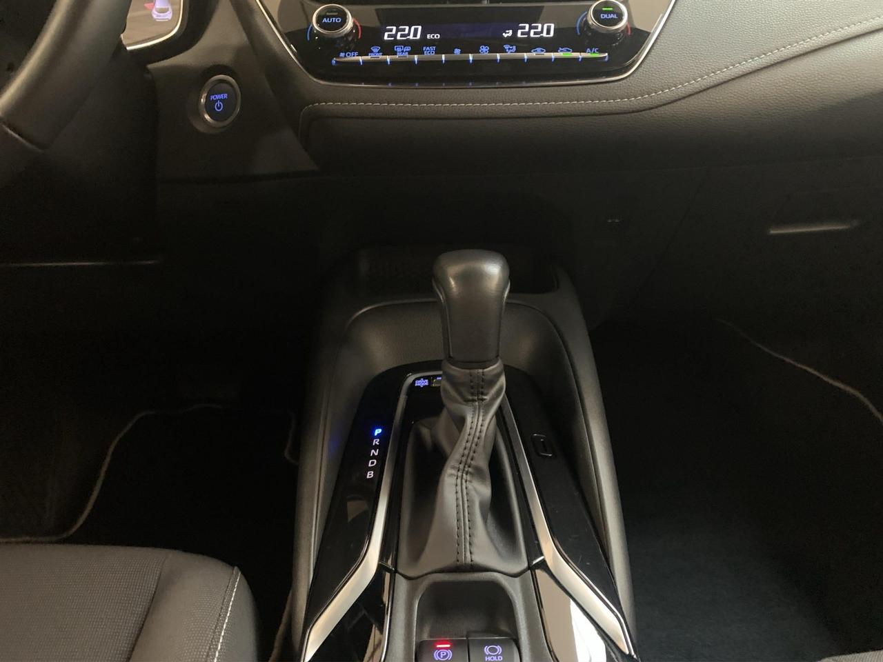 Toyota Corolla 1.8h Active cvt
