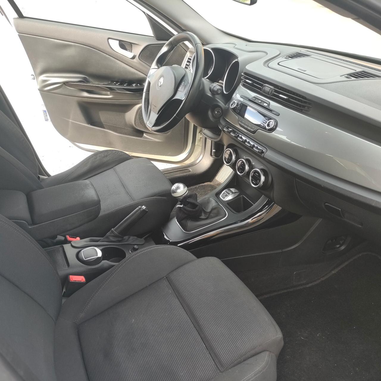 Alfa Romeo Giulietta 1.6 JTDm-2 105 CV Distinctive