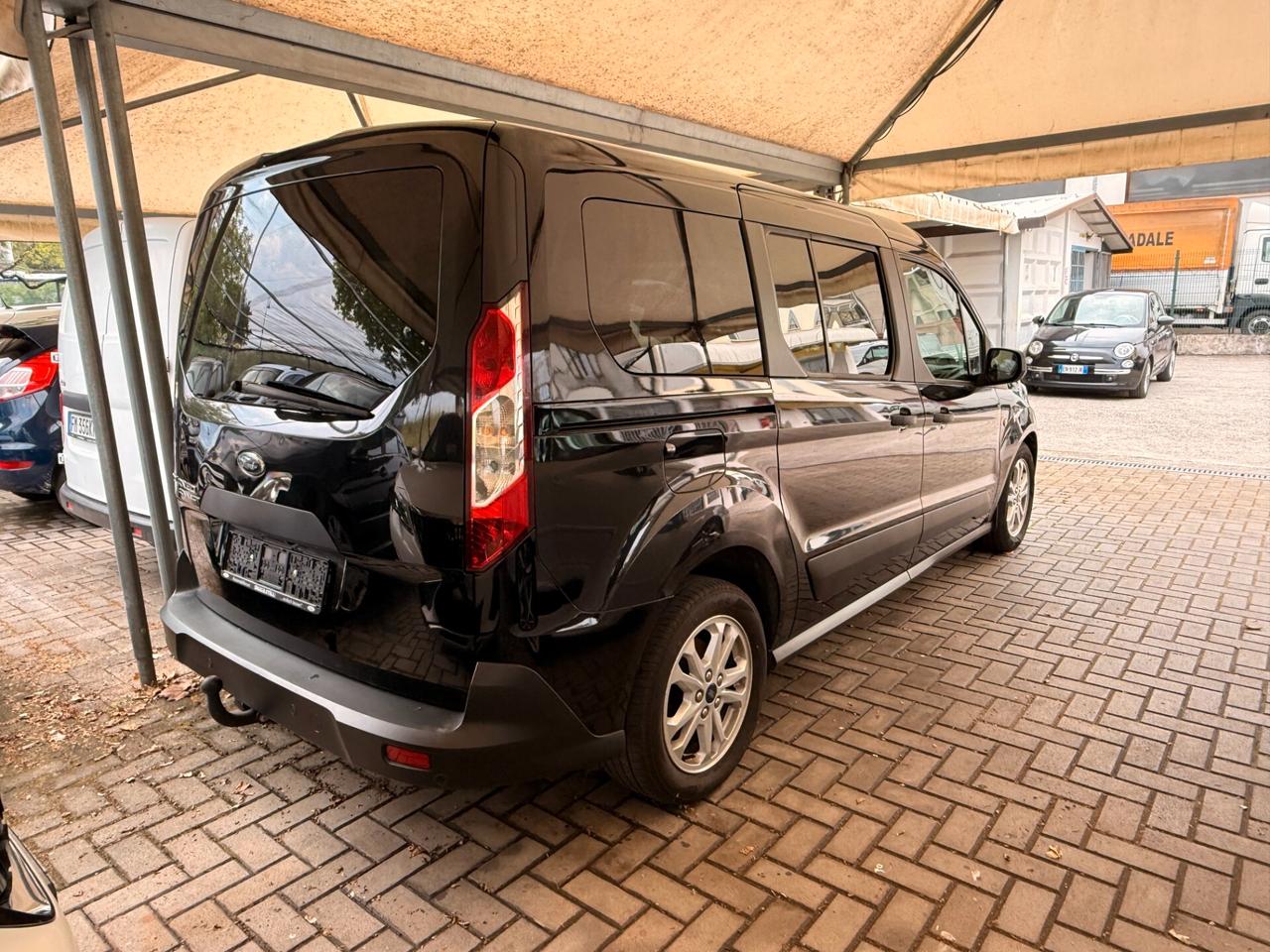 Ford Grand Tourneo Gancio Traino 7 Posti Euro 6