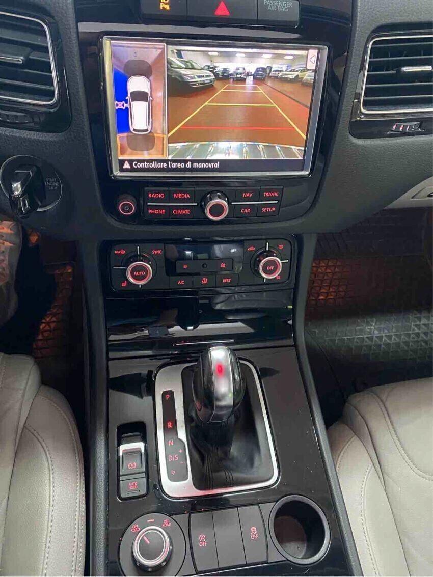 Volkswagen Touareg 3.0 TDI 204 CV tiptronic TETTO APRIBILE PELLE NAVY