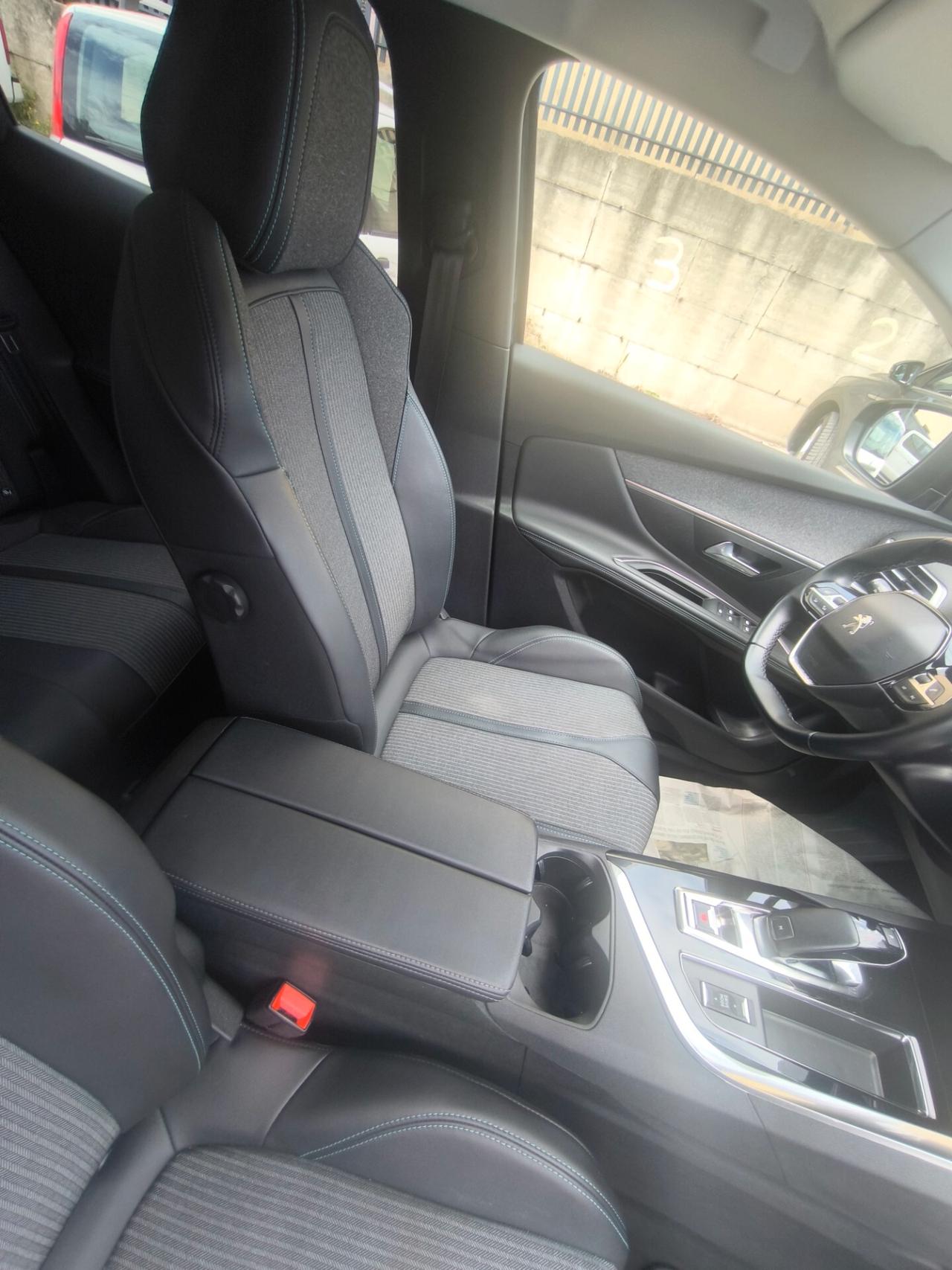 Peugeot 3008 BlueHDi 130 S&S EAT8 Allure Pack Keyless