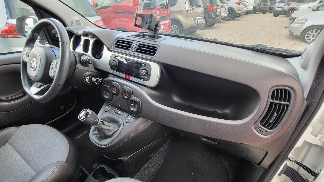 Fiat Panda 1.0 Hybrid City Cross Fire Fly