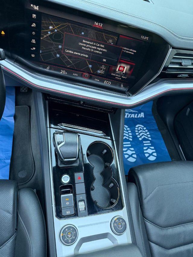 VOLKSWAGEN Touareg 3.0 V6 TDI 286 CV SCR R line tetto panoramico