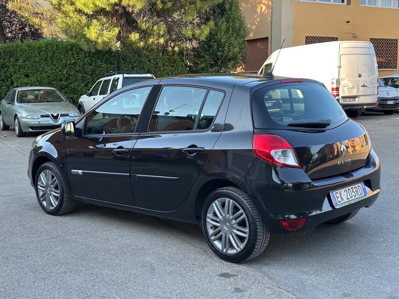 Renault Clio 1.2 16V 5 porte Live X Neopatentati