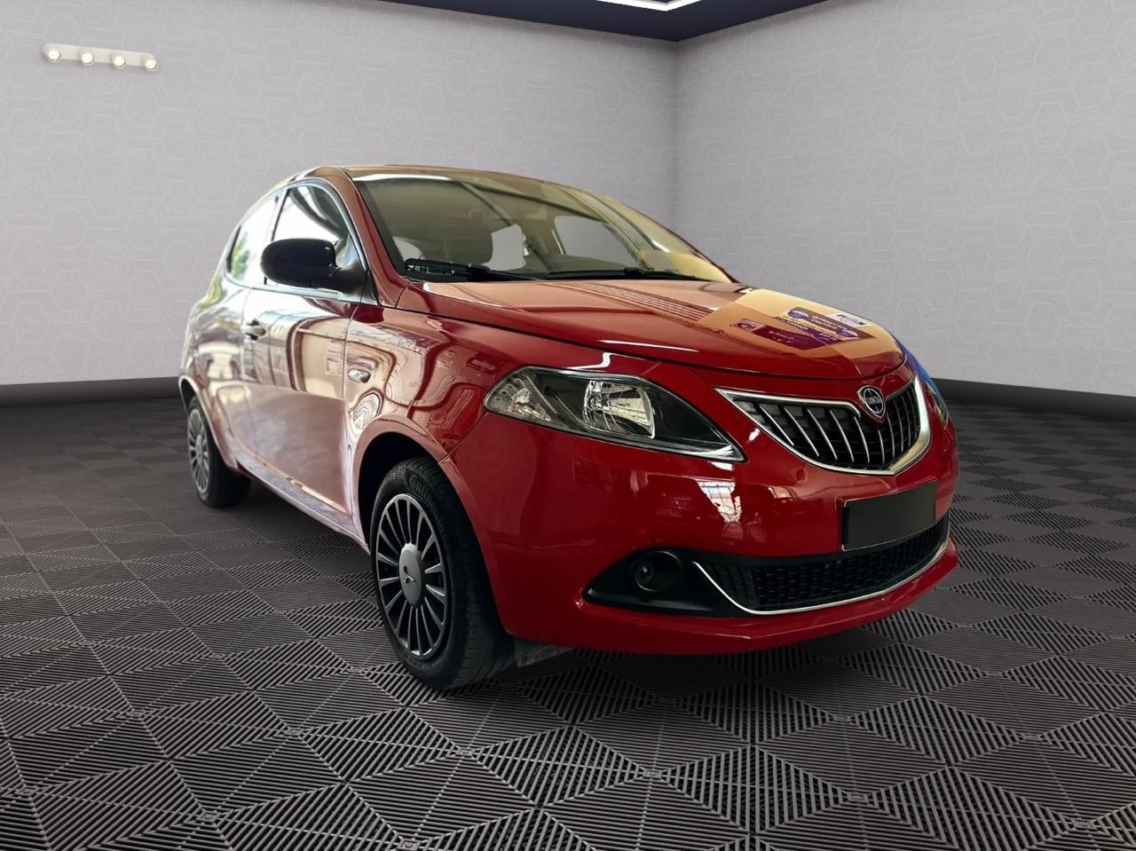 Lancia Ypsilon 1.0 FireFly 5 porte S&S Hybrid Ecochic Silver