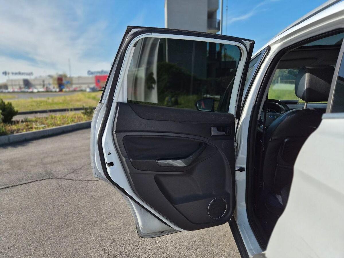 Ford Kuga 2.0 tdci Titanium 4wd 136cv dpf