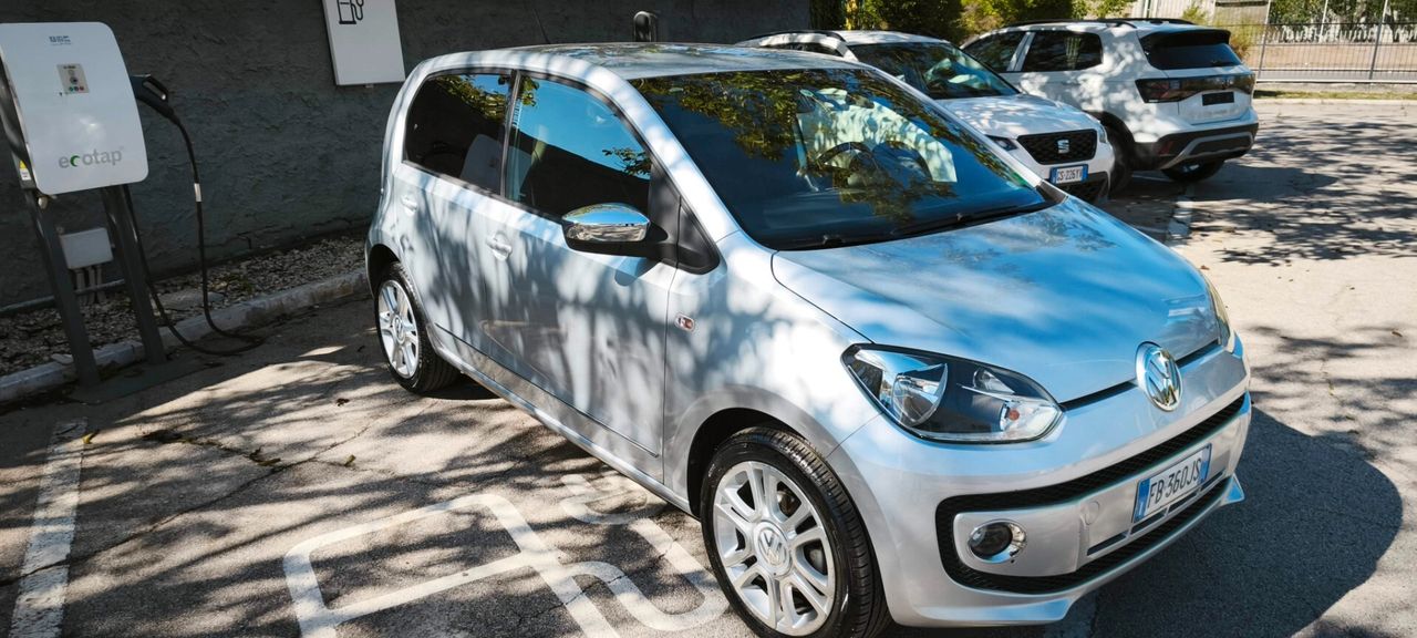 Volkswagen Up 2015 photo 4